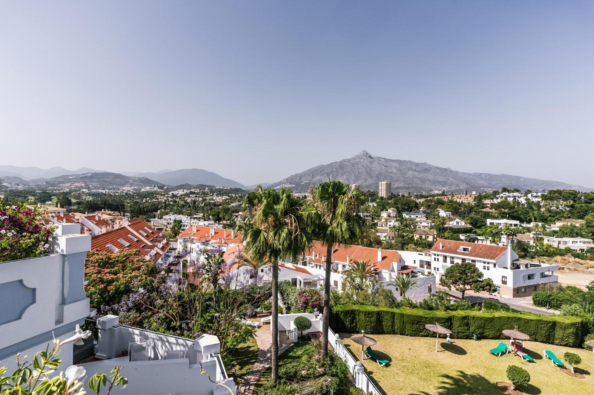 Molo Luxury Suites Puerto Banus Marbella Exterior photo